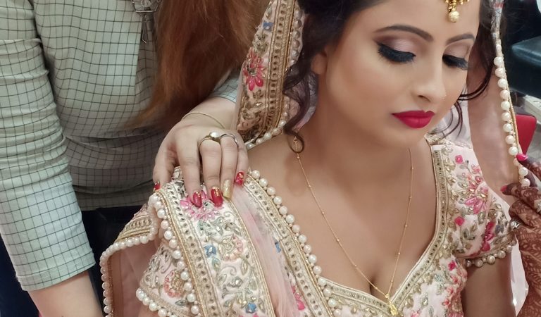 Best Makeup Academy In Delhi | +91-8800809122